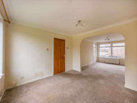Listings Avenue, Liversedge, Image 4