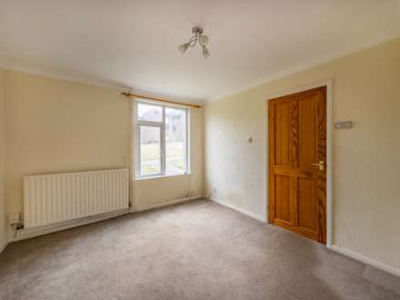Listings Avenue, Liversedge, Image 5