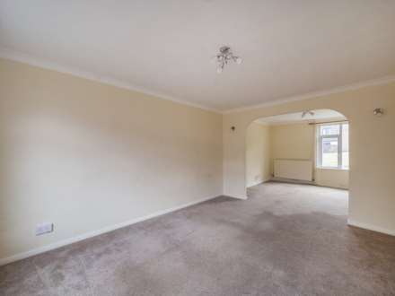 Listings Avenue, Liversedge, Image 6