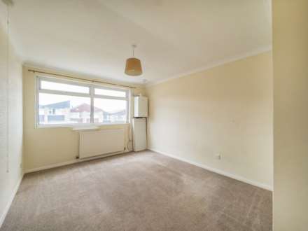 Listings Avenue, Liversedge, Image 9