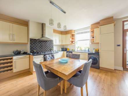 Park Street, Birstall, Image 4