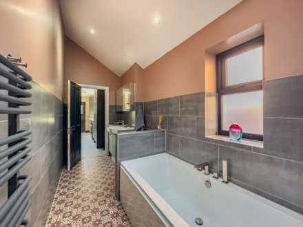 Bradford Road, Birstall, Image 16