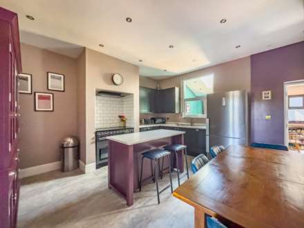 Bradford Road, Birstall, Image 6