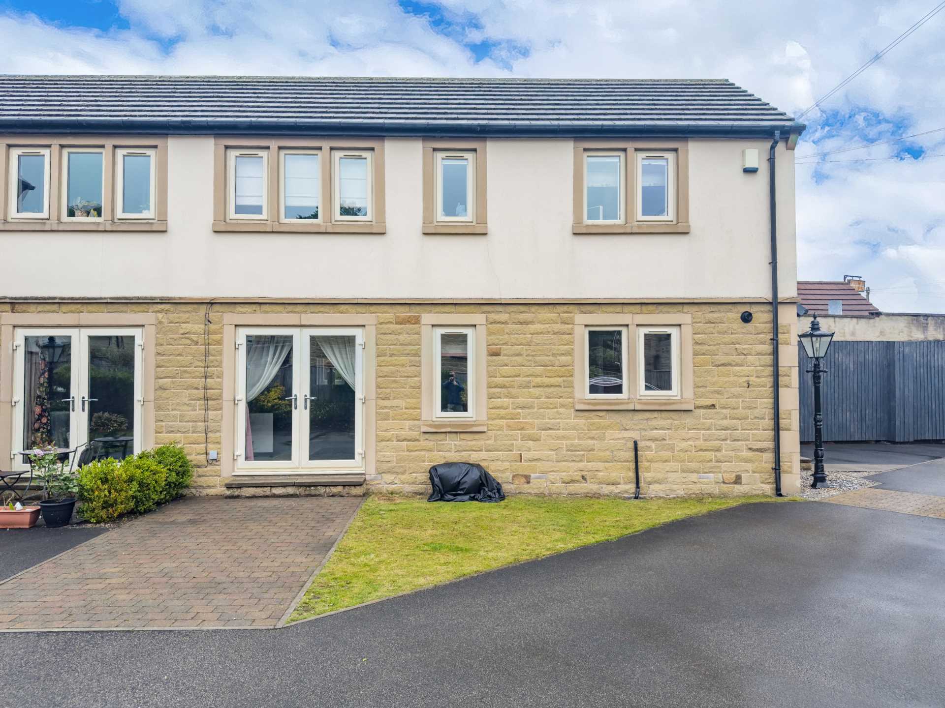 Carlton Court, Birkenshaw, Image 18