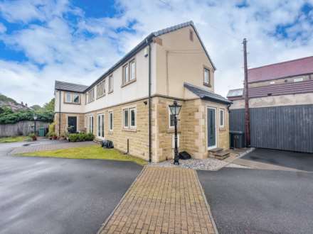 Carlton Court, Birkenshaw