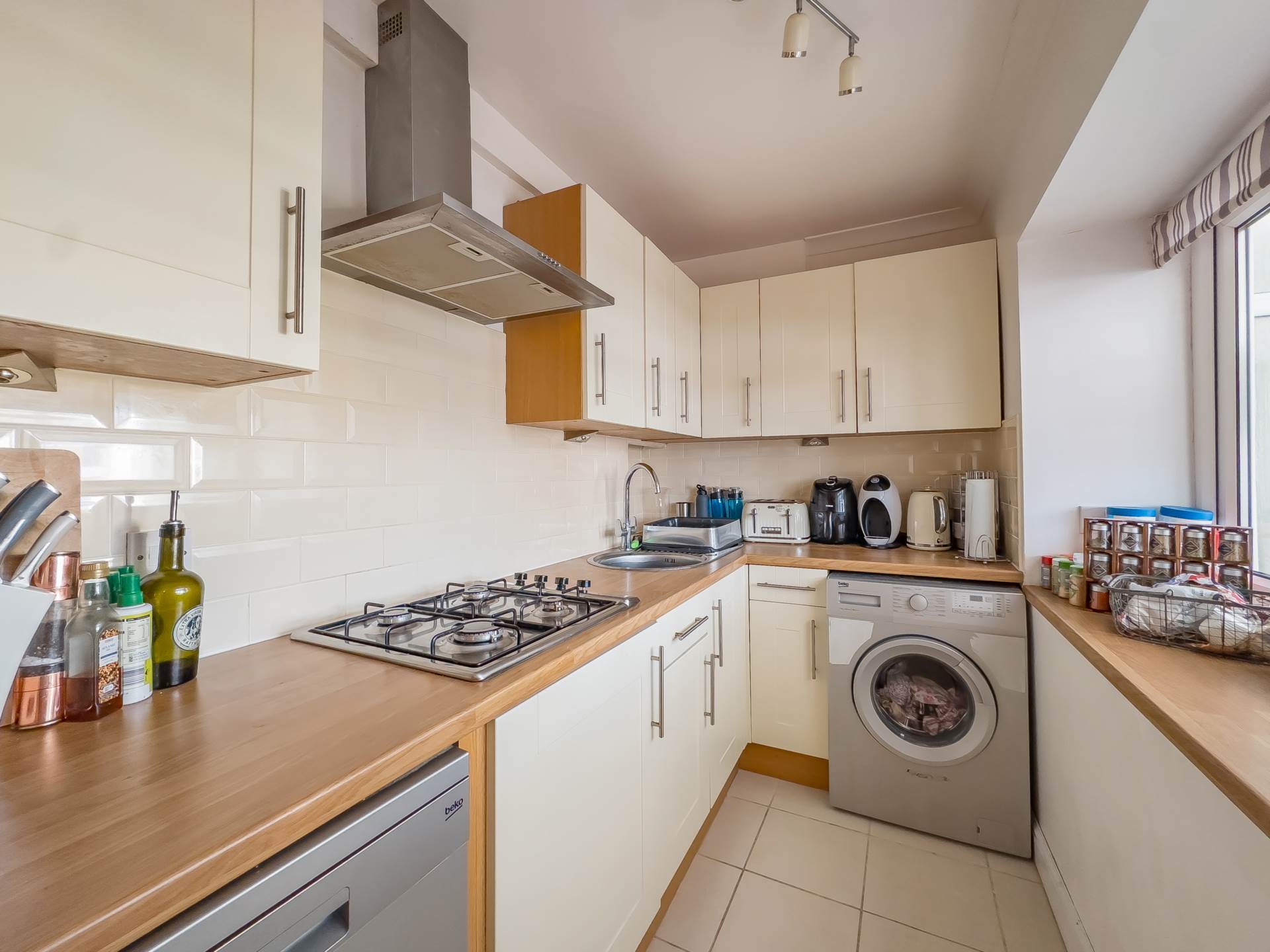 Bradford Road, Cleckheaton, Image 2