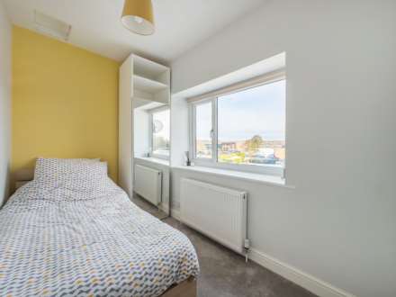 Bradford Road, Cleckheaton, Image 13