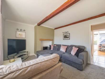 Bradford Road, Cleckheaton, Image 4