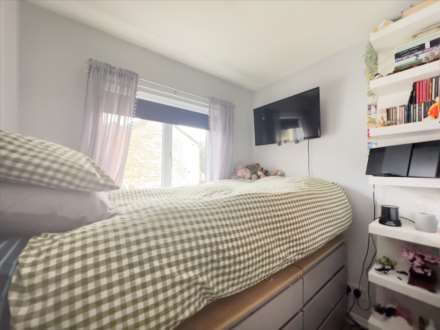 Phoenix Court, Batley, Image 14