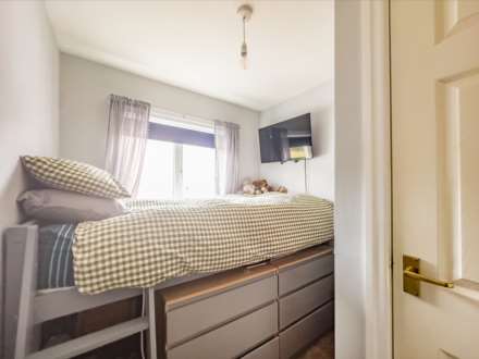 Phoenix Court, Batley, Image 15