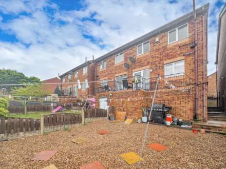 Phoenix Court, Batley, Image 18