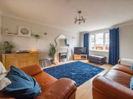 Phoenix Court, Batley, Image 3