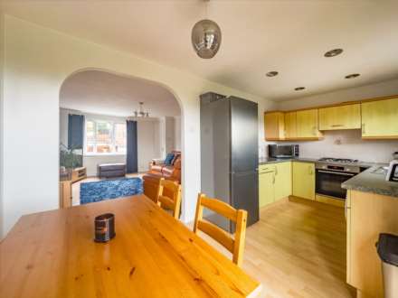 Phoenix Court, Batley, Image 6