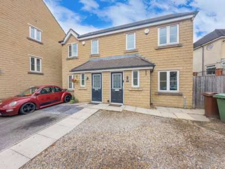 Lumb Hall Way, Drighlington, Image 1
