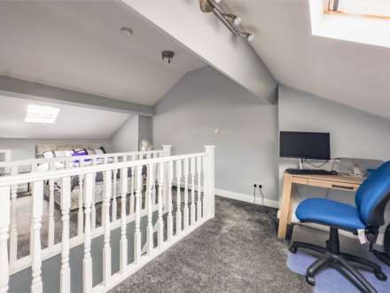 High Street, Heckmondwike, Image 13