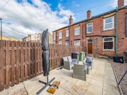 High Street, Heckmondwike, Image 18