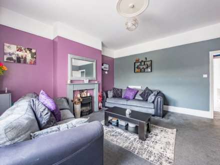 High Street, Heckmondwike, Image 7
