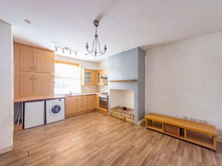 Headlands Street, Liversedge, Image 3