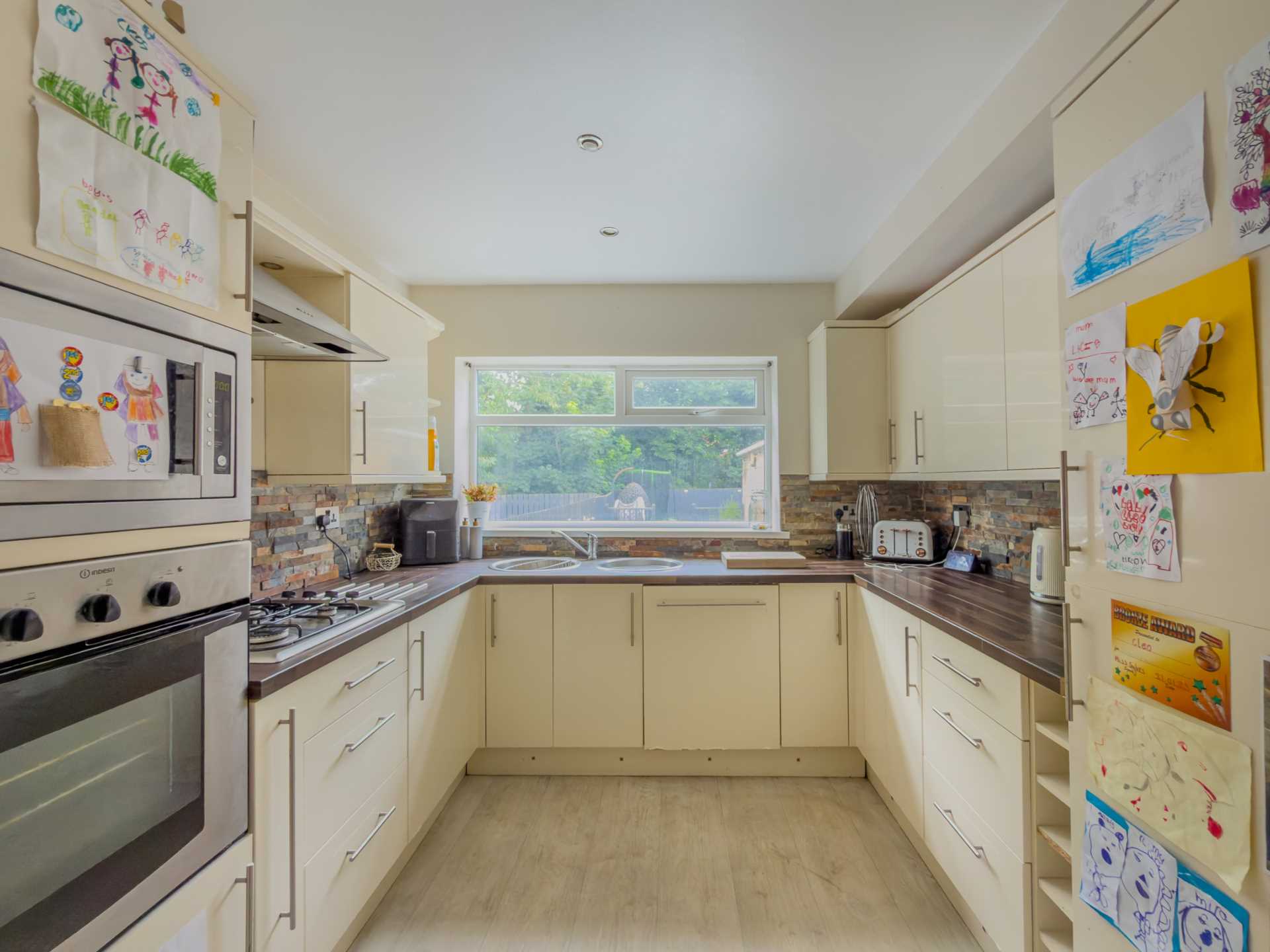 Clarence Street, Gomersal, Image 4