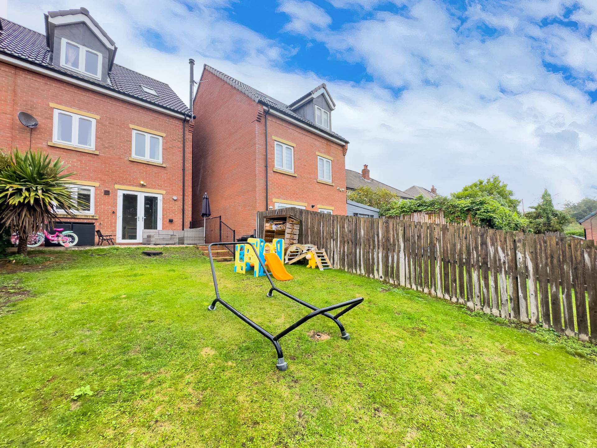 Brookroyd View, Batley, Image 20
