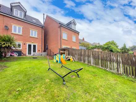 Brookroyd View, Batley, Image 20