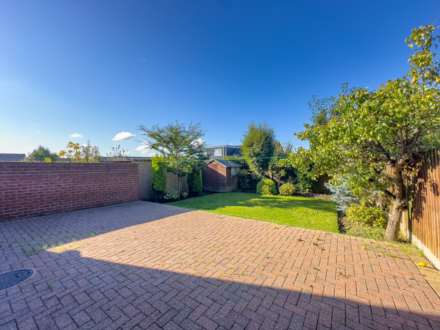 Fern Close, Batley, Image 22