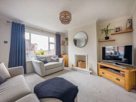 Castle Close, Birstall, Image 13