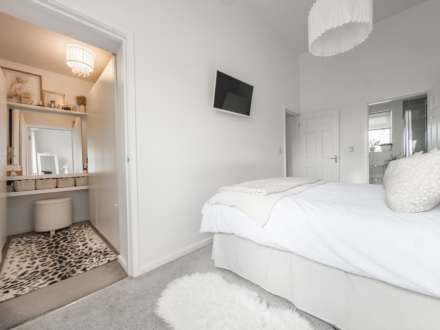 Castle Close, Birstall, Image 17