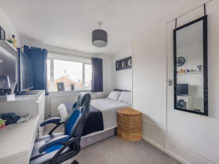 Castle Close, Birstall, Image 23