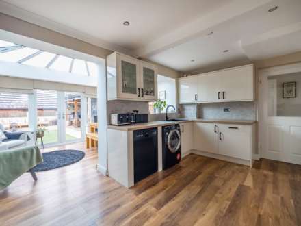 Castle Close, Birstall, Image 5