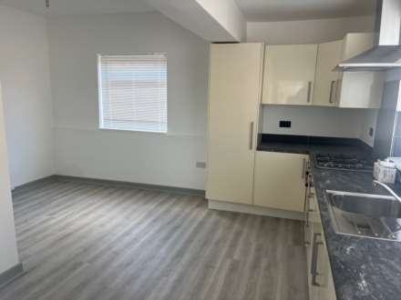 South View, Batley, Image 3