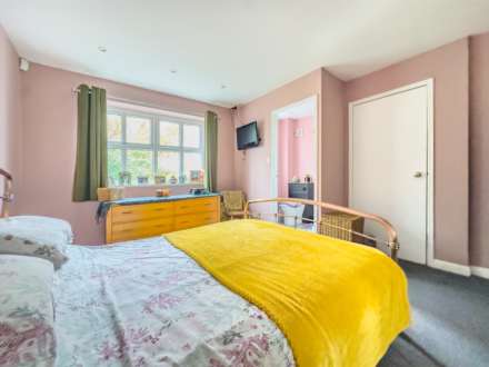 Moor Park Lane, Dewsbury, Image 17
