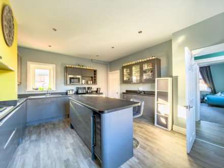 College Street, Birstall, Image 3