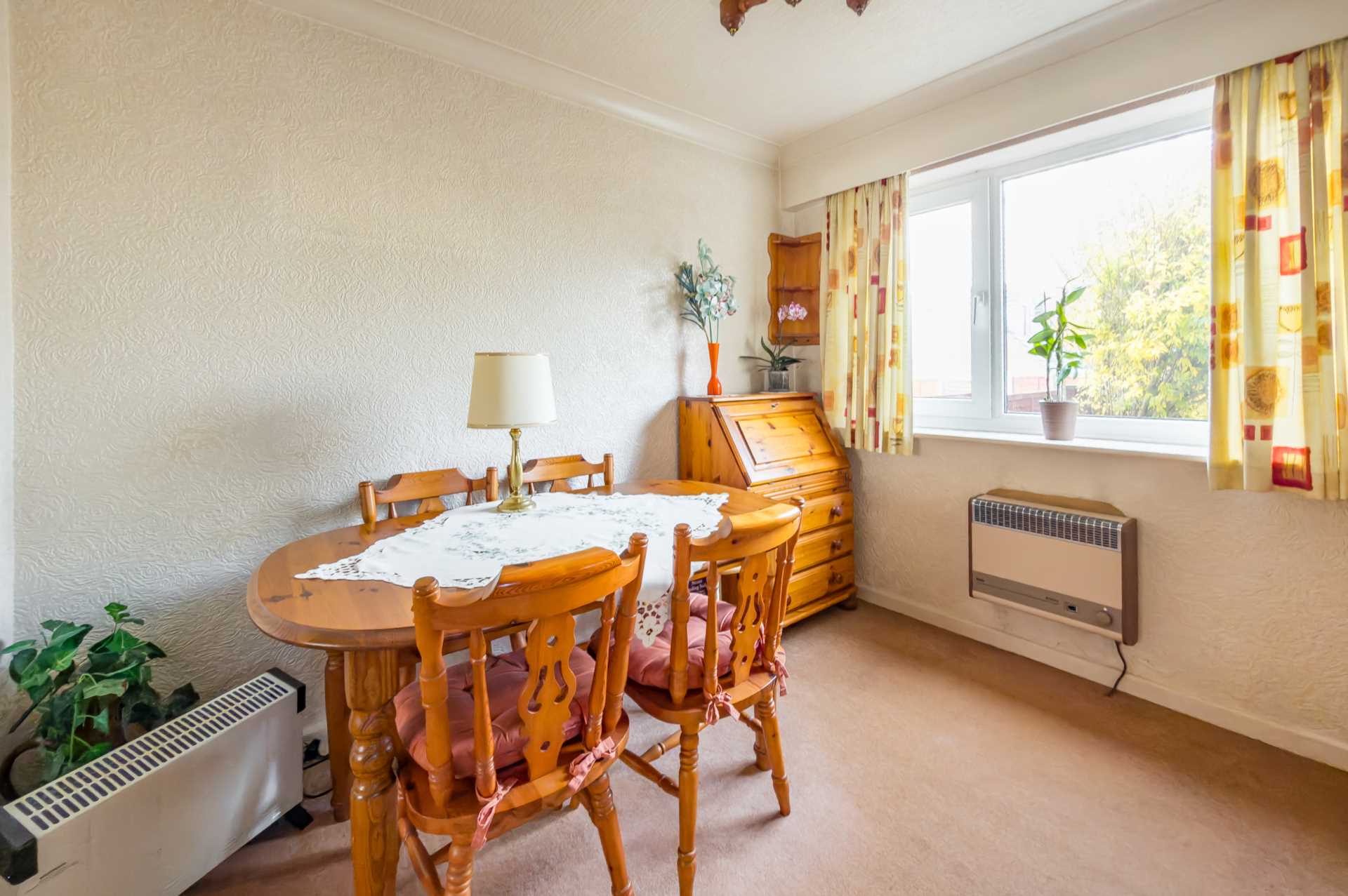 Castle Close, Birstall, Image 4