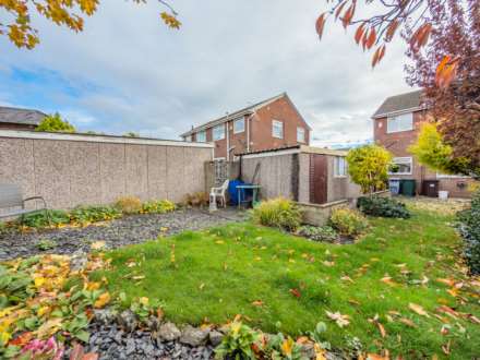 Castle Close, Birstall, Image 12