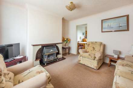 Castle Close, Birstall, Image 7