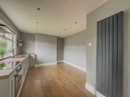 Whitehall Road, Cleckheaton, Image 5