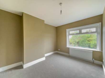 Whitehall Road, Cleckheaton, Image 9