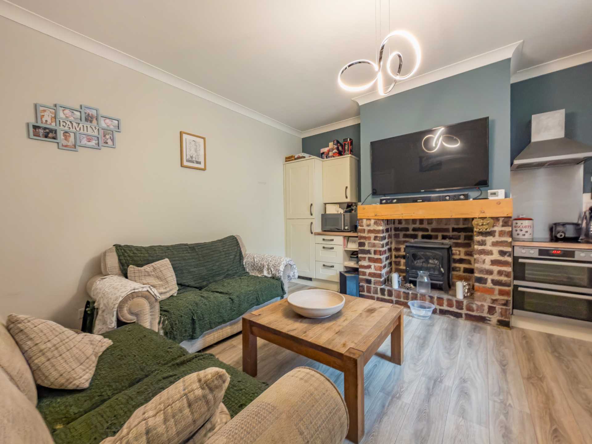 Boxes Buildings, Batley, Image 2