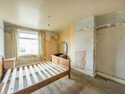 Ravens Avenue, Dewsbury, Image 7