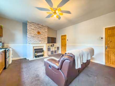 North Bank Road, Batley, Image 2