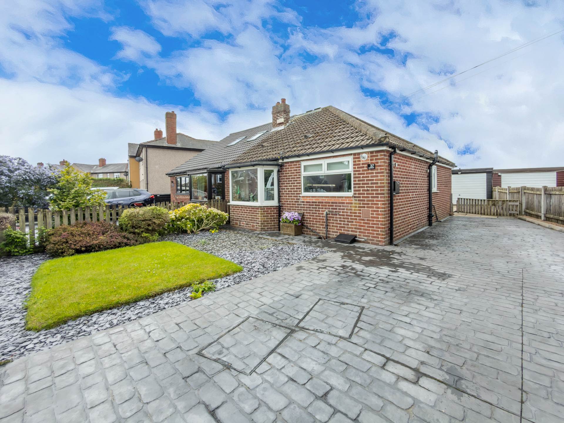Albert Crescent, Birkenshaw, Image 1
