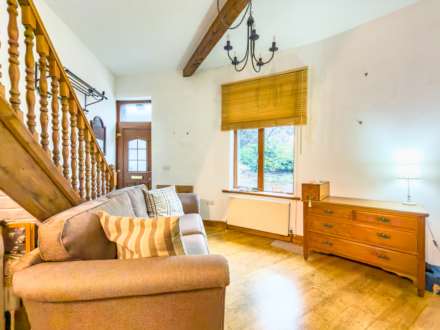 Upper Batley Low Lane, Birstall, Image 3