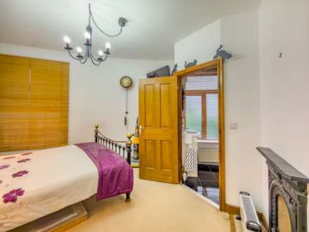 Upper Batley Low Lane, Birstall, Image 7