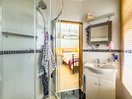 Upper Batley Low Lane, Birstall, Image 9