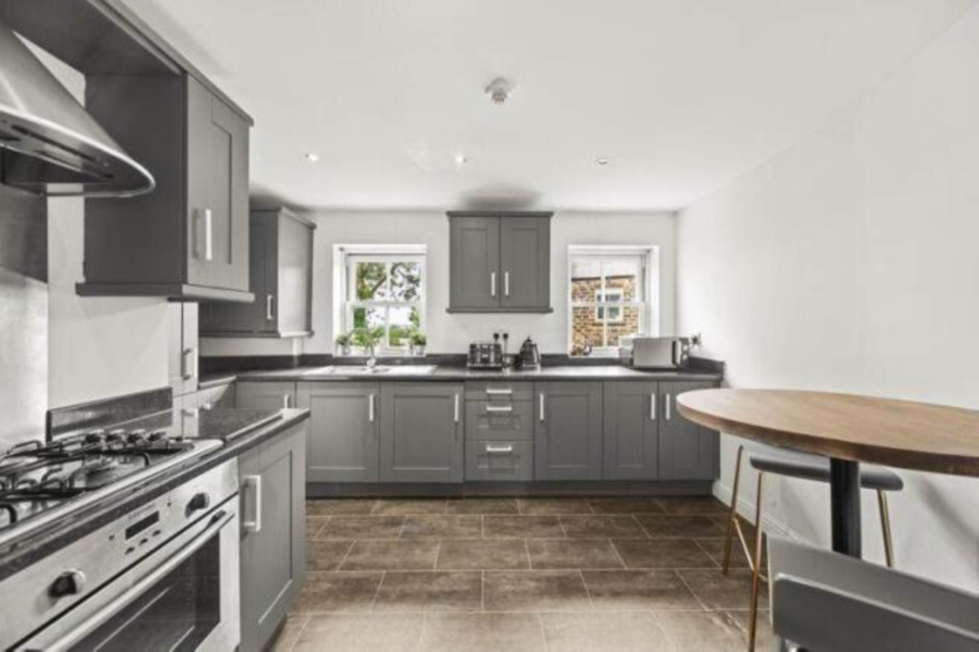 Rhodes Court, Leeds, Image 2