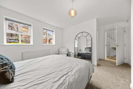 Rhodes Court, Leeds, Image 11