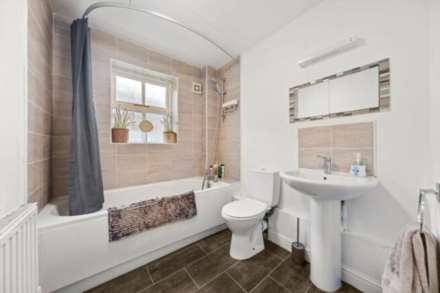 Rhodes Court, Leeds, Image 14