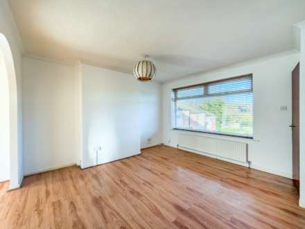 Smithies Moor Crescent, Birstall, Image 10