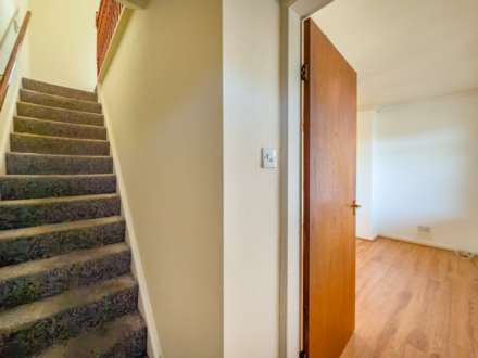 Smithies Moor Crescent, Birstall, Image 11